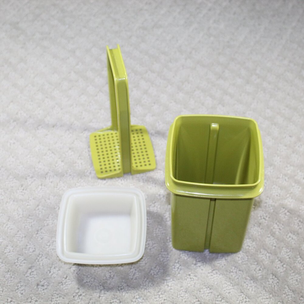 Vintage Green Tupperware Pick-A-Deli Pickle Keeper Container Drainer
